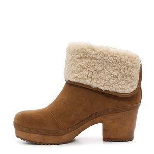 New Crown Vintage Seloina boots size 9.5M - cognac brown color, genuine suede